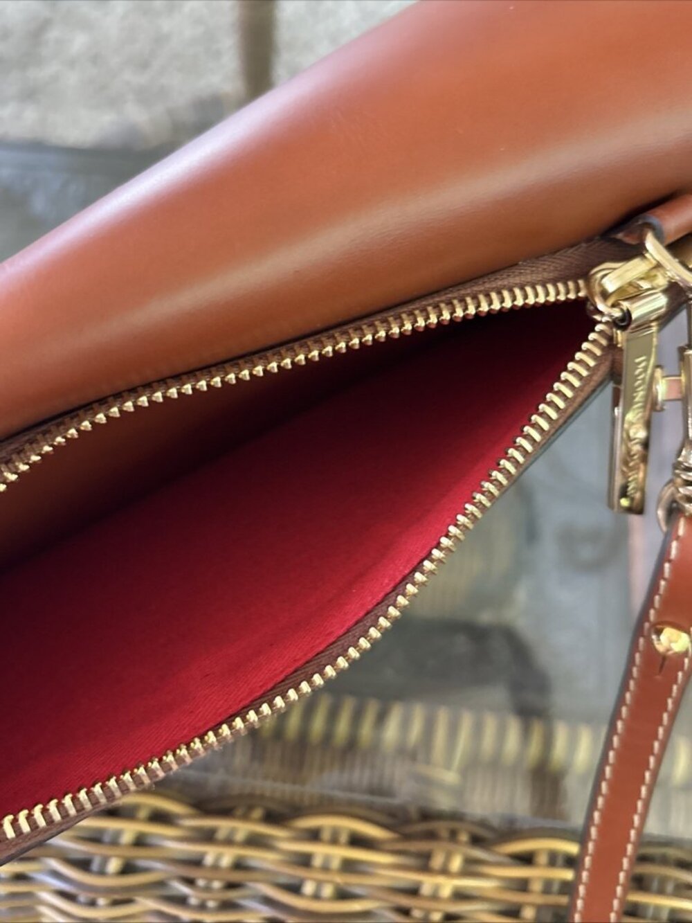 Dooney & Bourke Alto Benedetta Crossbag Premium Italian Leather - Picture 11 of 13